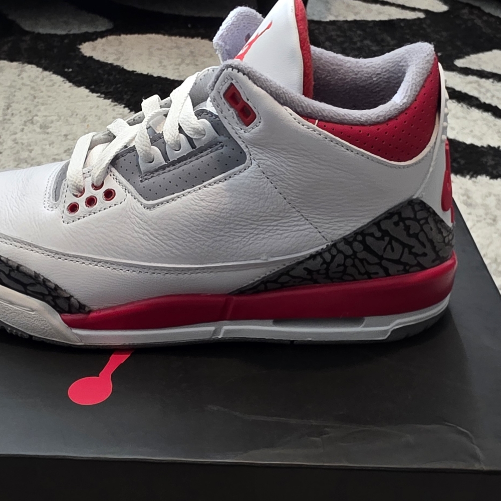 White and Red Retro Jordans Shoe